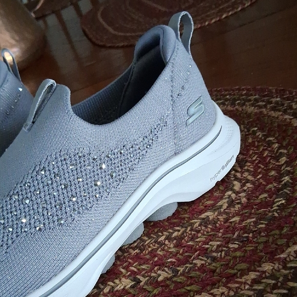 Skechers Light Gray Knit Slip-Ons - Picture 9 of 12